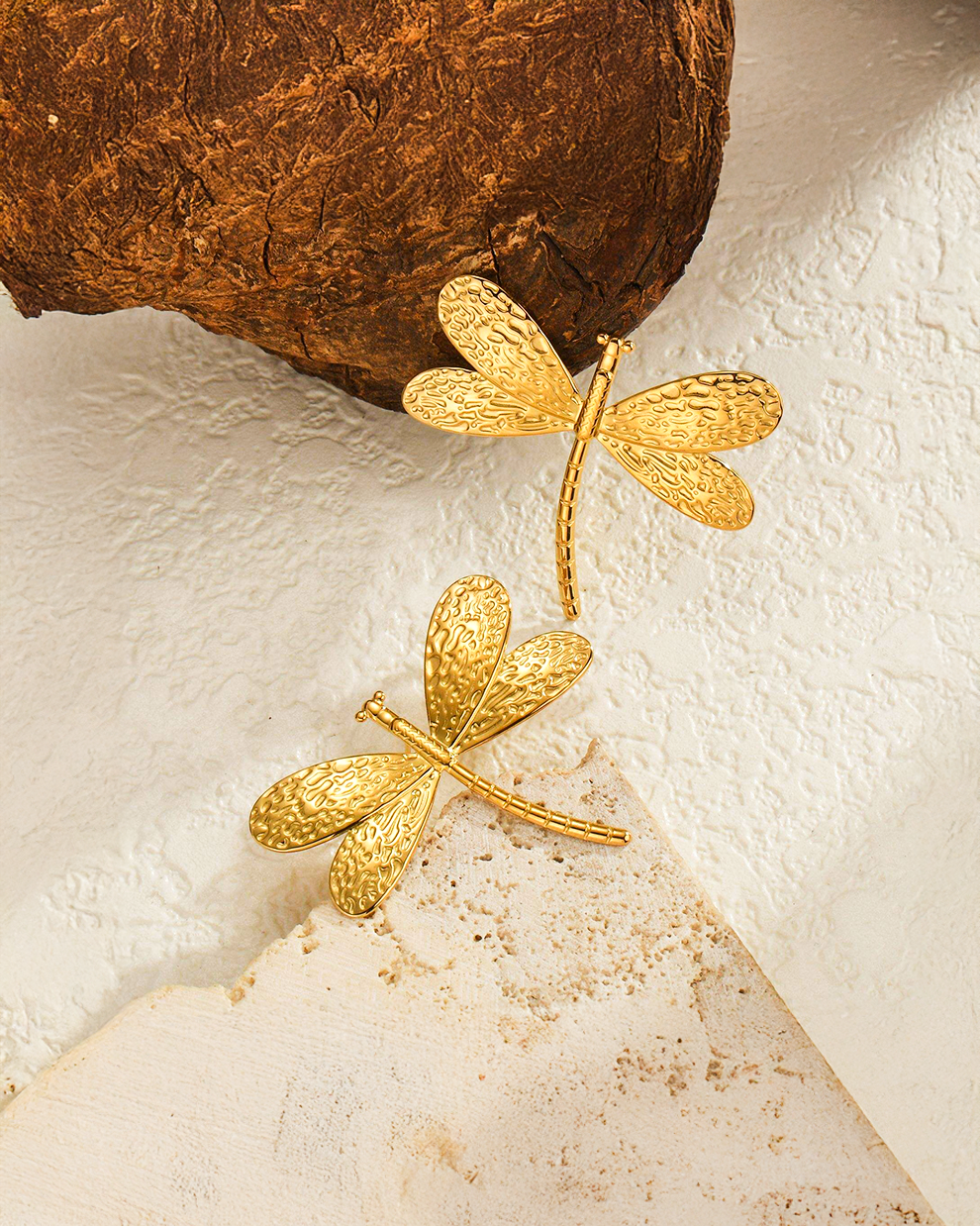Dragonfly stud Image 2