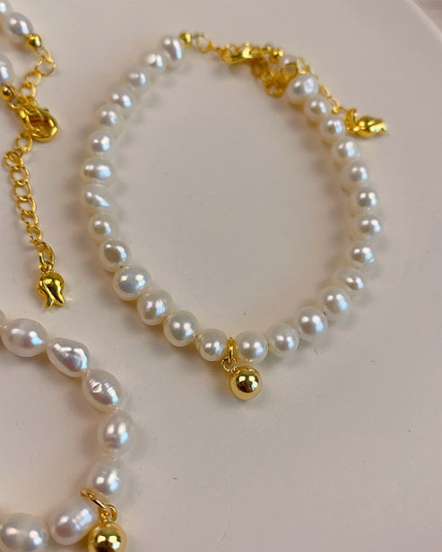 Amour Pearl Bracelet Image 2